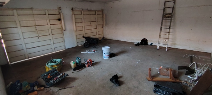 To Let 5 Bedroom Property for Rent in Flamwood North West